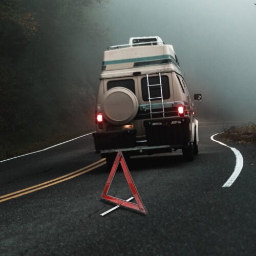 Триъгълник за автоматична безопасност Предупредителен знак за пътна безопасност